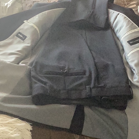 Men’s suit - Picture 4 of 7